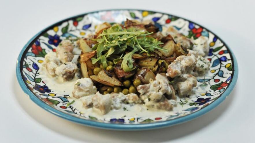 Рецепт теплого картофельного салата со сливочной курицей