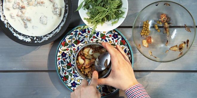 Рецепт теплого картофельного салата со сливочной курицей