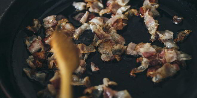 Рецепт теплого салата с молодым картофелем и хрустящим беконом