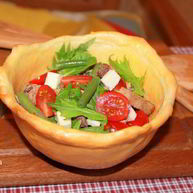 Рецепт Кранча-салата с тунцом в съедобной тарелке