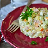 Рецепт Оливье классический со свежими огурцами