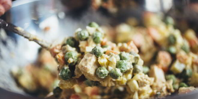 Рецепт оливье с ароматной куриной грудкой