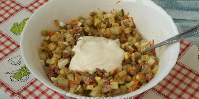 Рецепт оливье с колбасой и корейской морковью