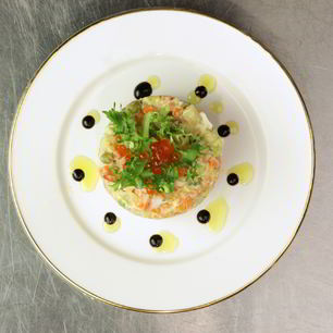 Рецепт Оливье с копченой рыбой и камчатским крабом