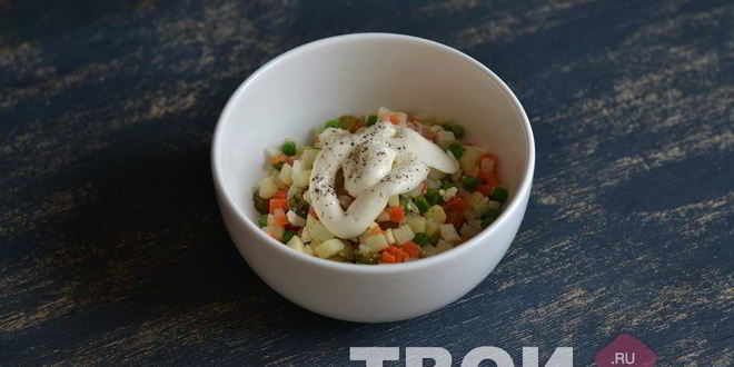 Рецепт оливье с семгой и красной икрой