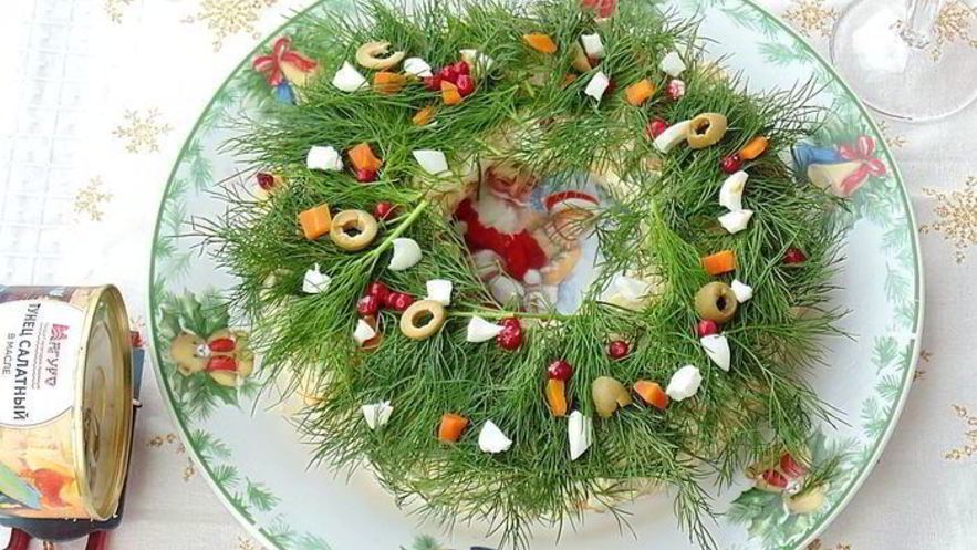 Рецепт оливье с тунцом рождественский венок