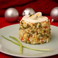 Праздничный Оливье с курицей