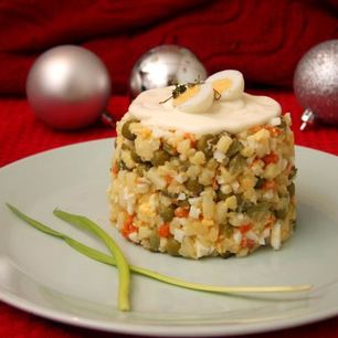 Рецепт Праздничного Оливье с курицей