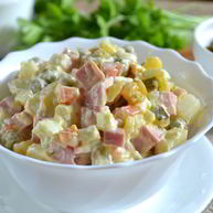 Рецепт Салата Оливье классический с колбасой