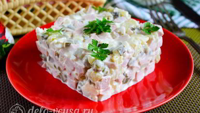 Рецепт Салата Оливье с колбасой без моркови