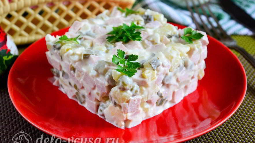 Рецепт салата оливье с колбасой без моркови