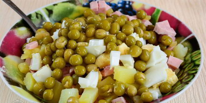 Рецепт салата оливье с колбасой без моркови