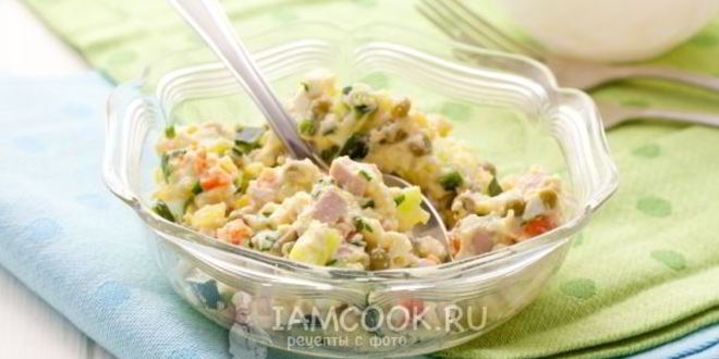 Рецепт салата оливье с колбасой и свежим огурцом