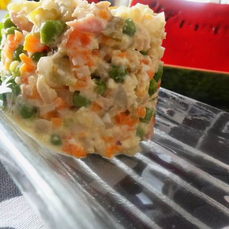 Рецепт Салата оливье с кольраби