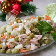 Рецепт Салата Оливье с копченой курицей