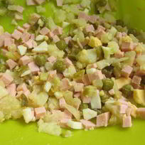 Салат с огурцами