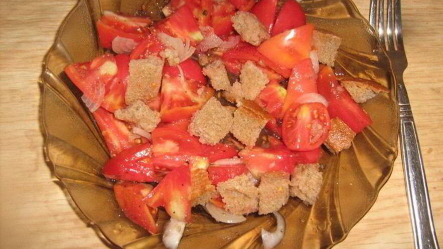 Рецепт простого помидорного салатика