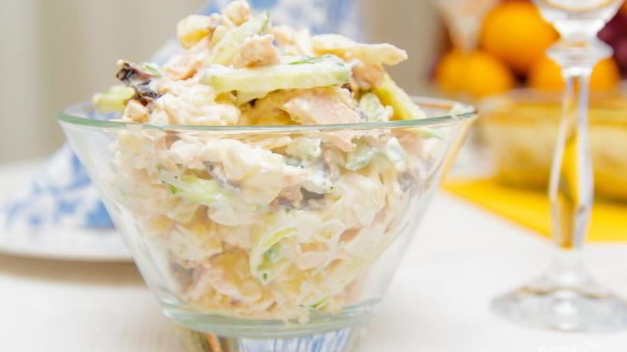 Рецепт салата из чернослива с курицей