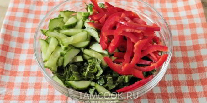 Рецепт салата из крапивы с мясом