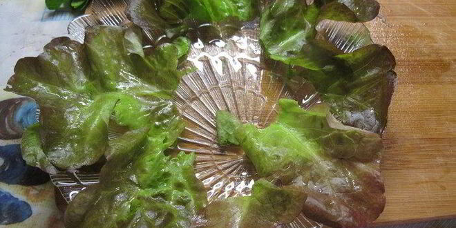 Рецепт салата из сельдерея с куриной грудкой и йогуртовой заправкой