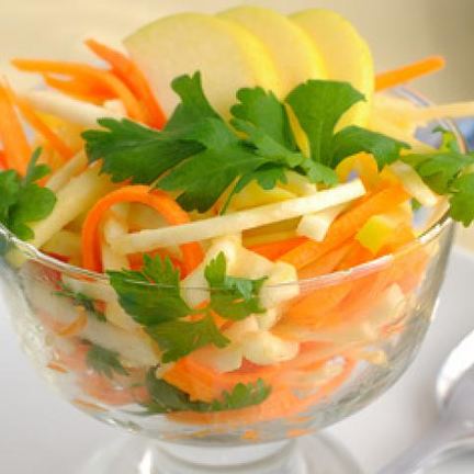 Рецепт Салата из сельдерея с морковью и яблоком