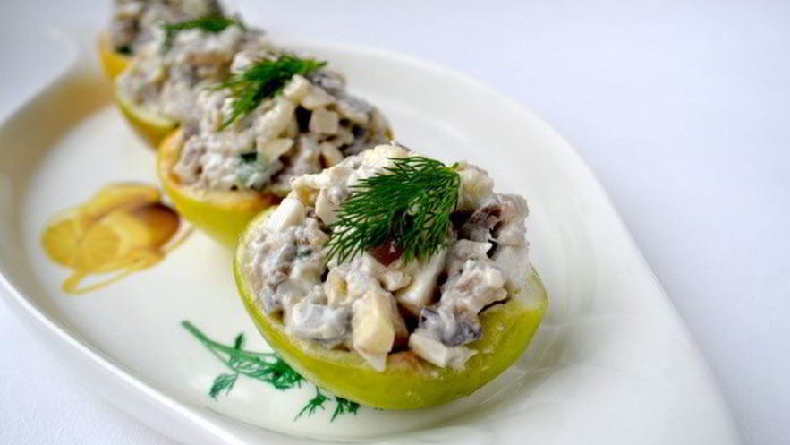 Рецепт салата из сельди в яблоках