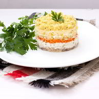 Рецепт Салата мимоза с консервой и рисом