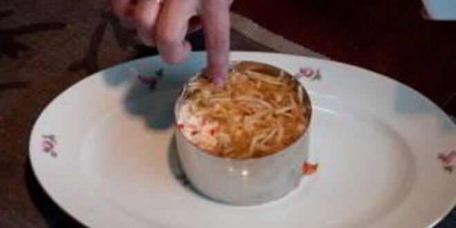 Рецепт салата мимоза с крабовыми палочками