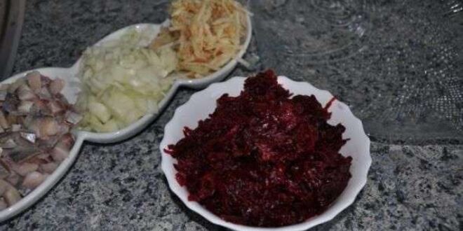 Рецепт салата сельдь под шубой с яблоком