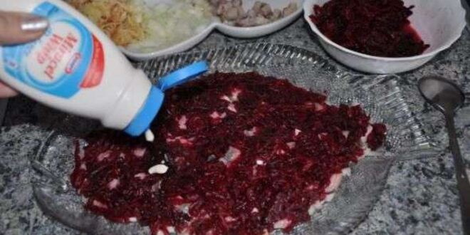 Рецепт салата сельдь под шубой с яблоком