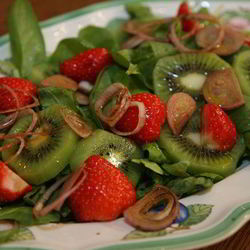 Рецепт Салата с клубникой, шпинатом и киви и запеченный грейпфрут
