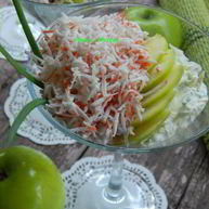 Рецепт Салата с крабовыми палочками и яблоком