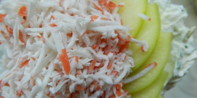 Рецепт салата с крабовыми палочками и яблоком
