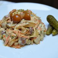 Салат с курицей и опятами