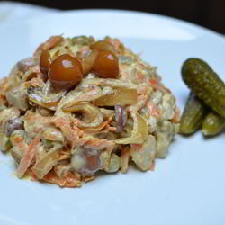 Рецепт Салата с курицей и опятами