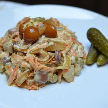 Рецепт Салата с курицей и опятами