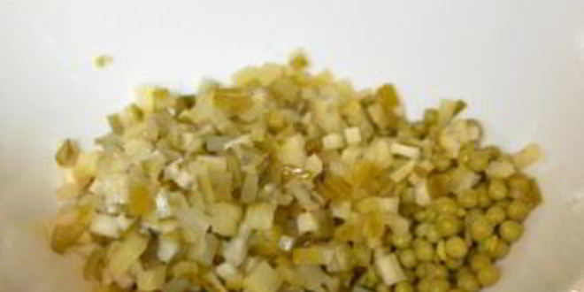 Рецепт салата с курицея и опятами