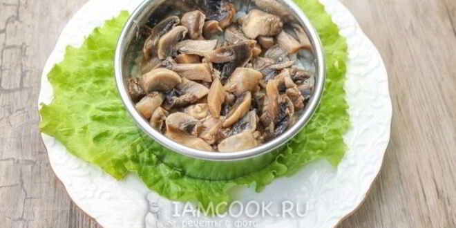 Рецепт салата с маринованными шампиньонами