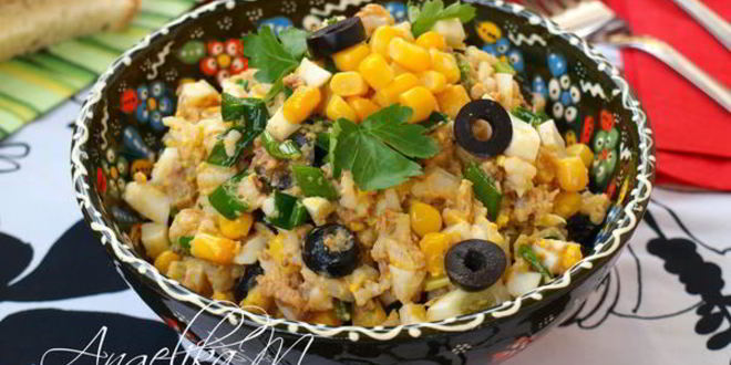 Рецепт салата с тунцом, рисом и кукурузой