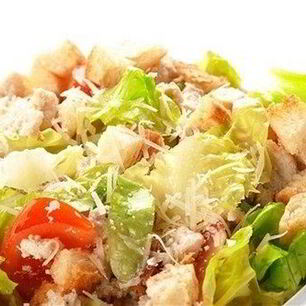 Рецепт Классического салата Цезарь с курицей и сыром пармезан