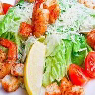 Рецепт Королевского Цезаря с обжаренными креветками