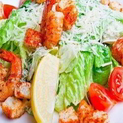 Рецепт Королевского Цезаря с обжаренными креветками