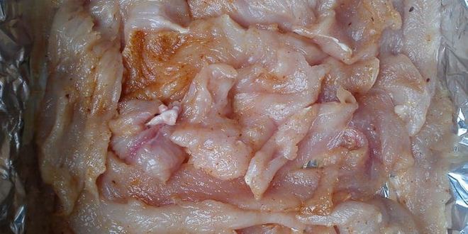 Рецепт салата цезарь с индейкой