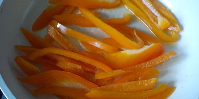 Рецепт салата цезарь с индейкой