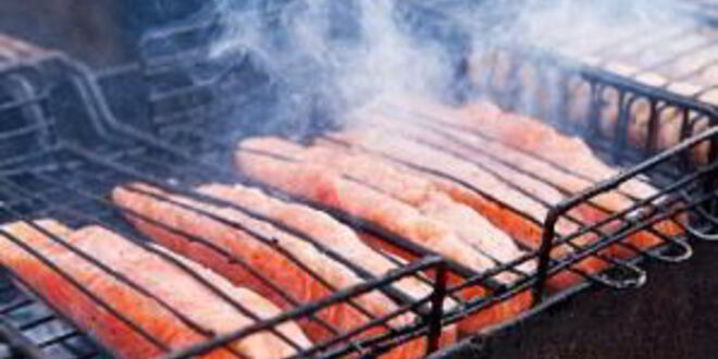 Рецепт салата цезарь с красной рыбой