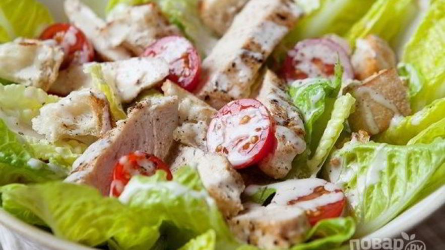 Рецепт салата цезарь с крутонами