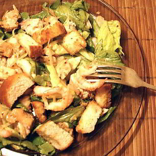 Рецепт Салата Цезарь с курицей, горчицей и креветками
