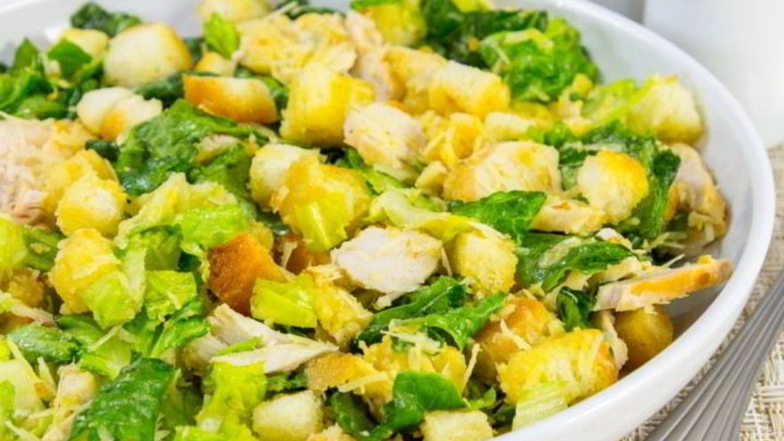 Рецепт салата цезарь с курицей