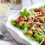 Рецепт Салата Цезарь с семгой по-сибирски