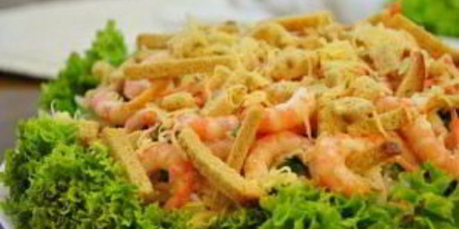 Рецепт салата цезарь слоеный